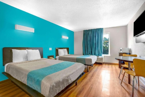 Motel 6-Raleigh, NC - North image 10