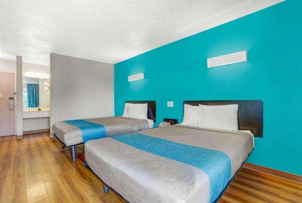 Motel 6-Raleigh, NC - North image 12