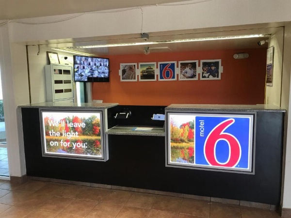 Motel 6-Raleigh, NC - North image 27
